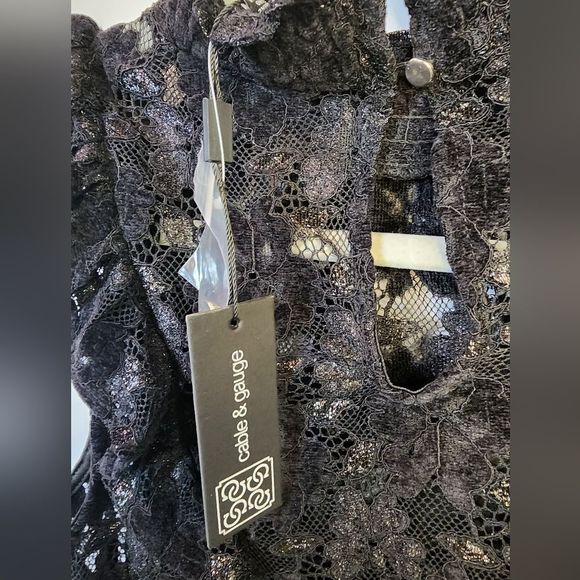 NWT Lace Blouse - Picture 4 of 4